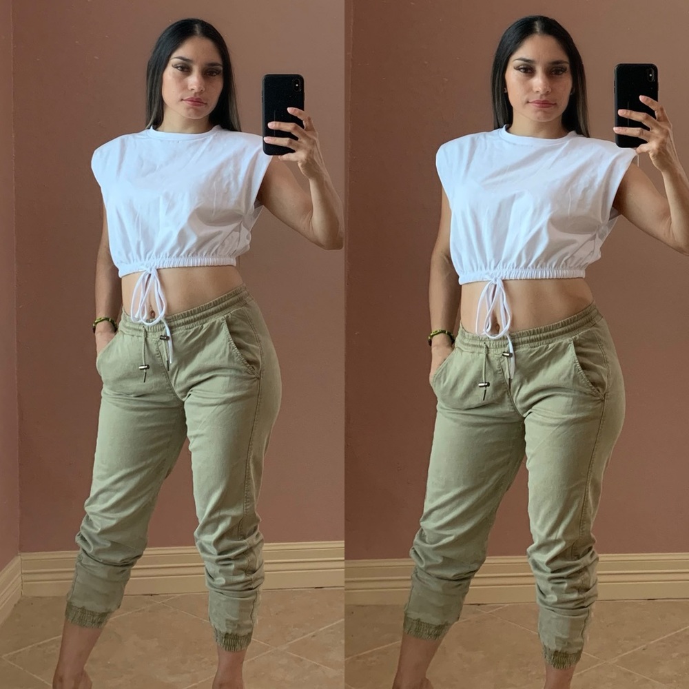 🆕MARLEN Shoulder Pad Top- white